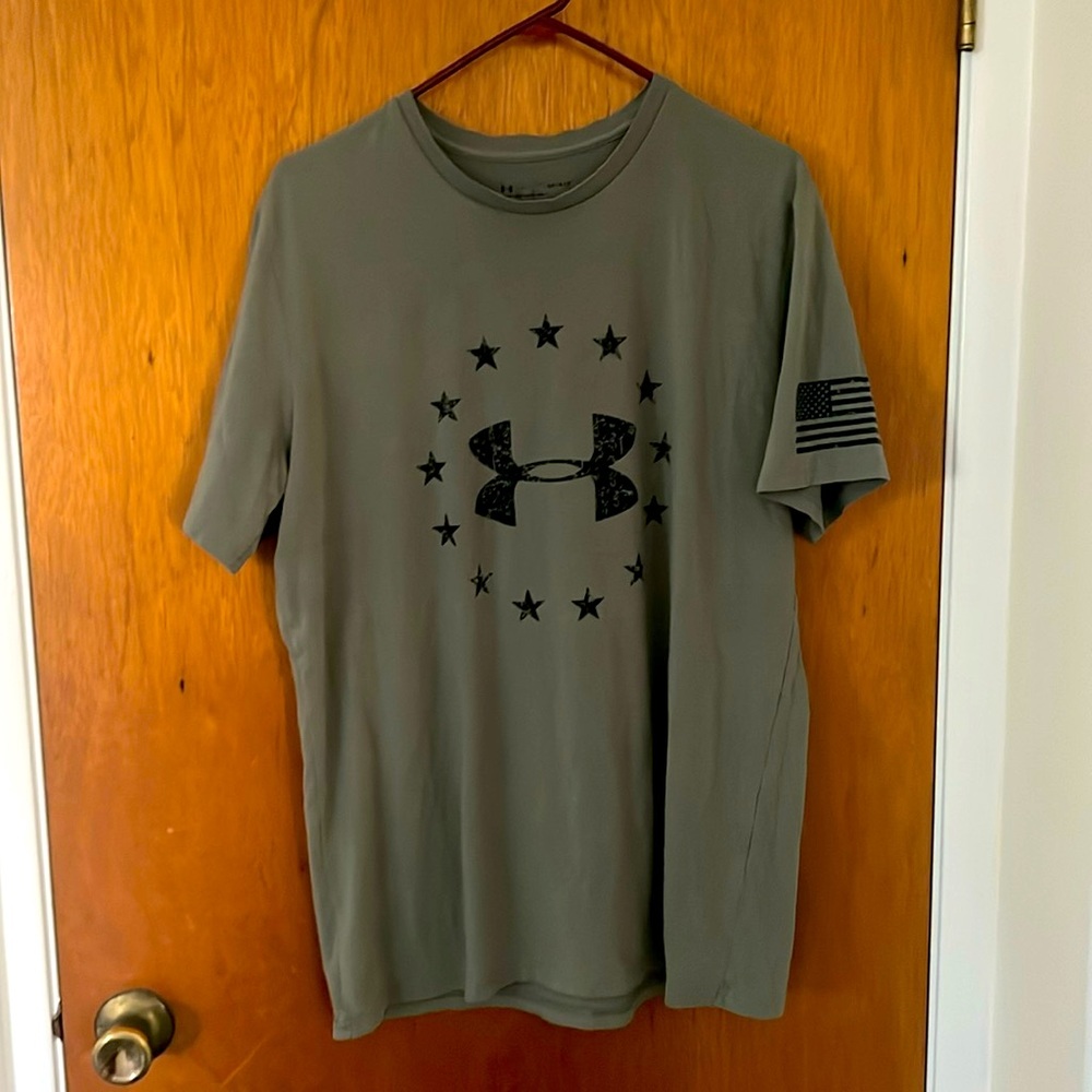 Under Armour T-shirt